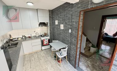 VIVIENDA 3 AMB. + DEPTO EN PLENO CENTRO DE LANÚS
