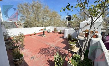 VIVIENDA 3 AMB. + DEPTO EN PLENO CENTRO DE LANÚS