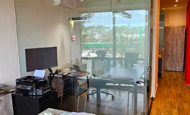 Oficina equipada y lista para entrega