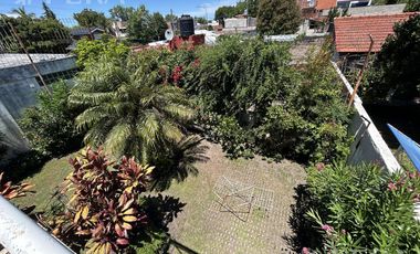 Venta de casa 5 ambientes con cochera en Don Bosco