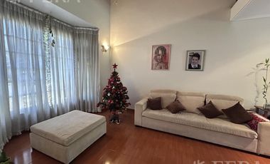 Venta de casa 5 ambientes con cochera en Don Bosco