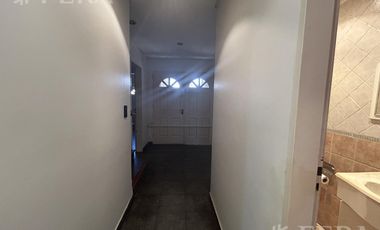 Venta de casa 5 ambientes con cochera en Don Bosco