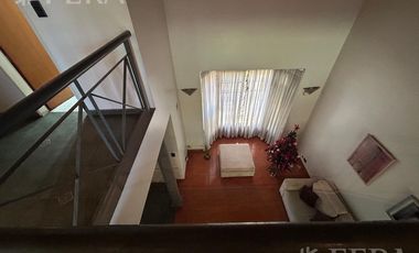 Venta de casa 5 ambientes con cochera en Don Bosco
