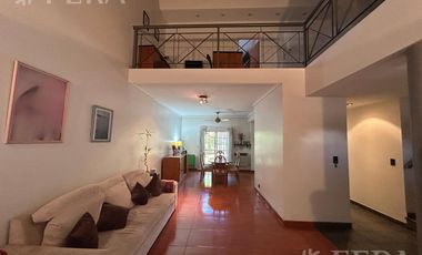 Venta de casa 5 ambientes con cochera en Don Bosco