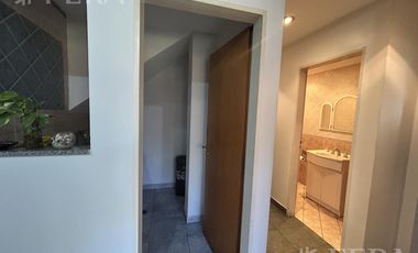 Venta de casa 5 ambientes con cochera en Don Bosco