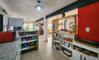 Casa de 1 dormitorio en dos terrenos y pileta  en Country Club Logaritmo