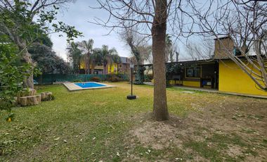 Casa de 1 dormitorio en dos terrenos y pileta  en Country Club Logaritmo