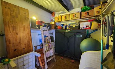 Casa de 1 dormitorio en dos terrenos y pileta  en Country Club Logaritmo