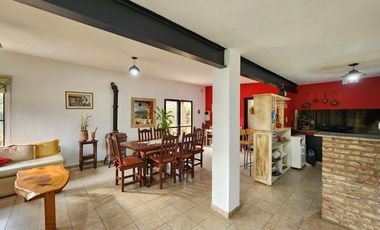 Casa de 1 dormitorio en dos terrenos y pileta  en Country Club Logaritmo