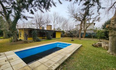 Casa de 1 dormitorio en dos terrenos y pileta  en Country Club Logaritmo