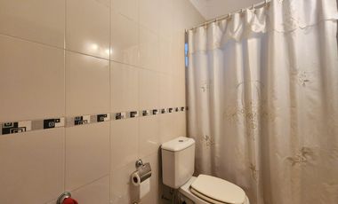 Casa de 1 dormitorio en dos terrenos y pileta  en Country Club Logaritmo