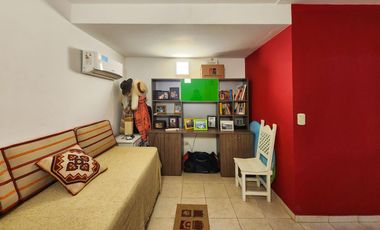 Casa de 1 dormitorio en dos terrenos y pileta  en Country Club Logaritmo