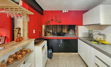 Casa de 1 dormitorio en dos terrenos y pileta  en Country Club Logaritmo