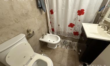 Venta departamento 4 ambientes con balcón en Wilde