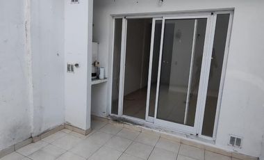 Departamento dos ambientes patio venta Avellaneda Centro apto credito