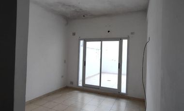 Departamento dos ambientes patio venta Avellaneda Centro apto credito