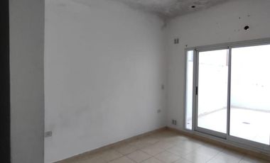 Departamento dos ambientes patio venta Avellaneda Centro apto credito