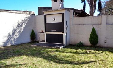 VENTA CHALET 4 AMBIENTES EN VILLA ADELINA