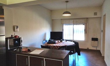 VENTA CHALET 4 AMBIENTES EN VILLA ADELINA