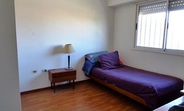 VENTA CHALET 4 AMBIENTES EN VILLA ADELINA