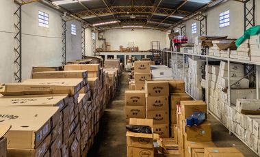 Galpón en venta barrio arroyito local comercial y departamento 2 dormitorios