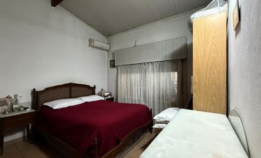 Venta casa 2 ambientes con cochera amplio parque Excelente ubicación Garin Escobar