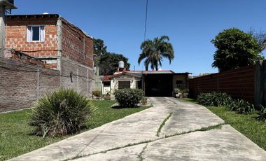 Venta casa 2 ambientes con cochera amplio parque Excelente ubicación Garin Escobar