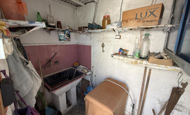 Casa 3 ambientes en Venta con cochera y Local en Wilde Avellaneda