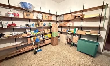 Casa 3 ambientes en Venta con cochera y Local en Wilde Avellaneda