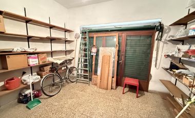 Casa 3 ambientes en Venta con cochera y Local en Wilde Avellaneda