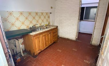 Posible 3 ambientes  -  ideal pareja con hijo Lanús Oeste