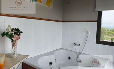 Casa en  Venta y Alqiuler temporario, 4 Dormitorios, Carlos Paz, Apta crédito