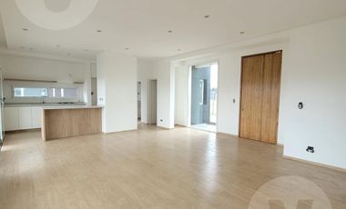 Casa en venta con renta - Barrio San Simon, Canning