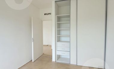 Casa en venta con renta - Barrio San Simon, Canning