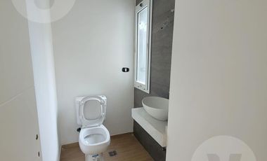 Casa en venta con renta - Barrio San Simon, Canning