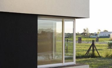 Casa en venta con renta - Barrio San Simon, Canning