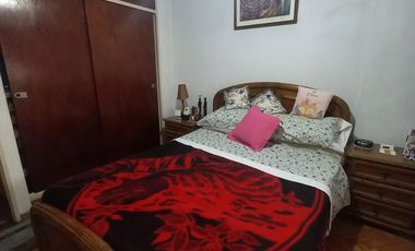 Departamento de dos ambientes con patio a la venta en Avellaneda