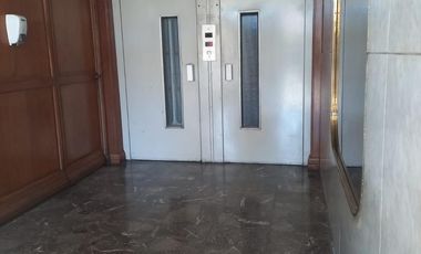 Departamento de dos ambientes con patio a la venta en Avellaneda