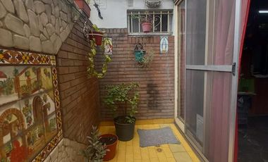 Departamento de dos ambientes con patio a la venta en Avellaneda