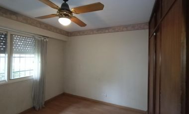 CHALET EN MUY BUEN ESTADO  A MTS DE AV. ESPORA Y AV. SAN MARTIN