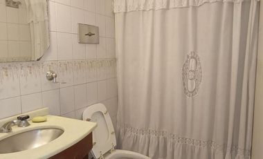 CHALET EN MUY BUEN ESTADO  A MTS DE AV. ESPORA Y AV. SAN MARTIN