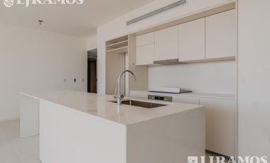 Departamento en venta de 3 ambientes con vista a la Laguna central