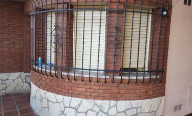 PH en alquiler de 2 ambientes en planta baja- Quilmes