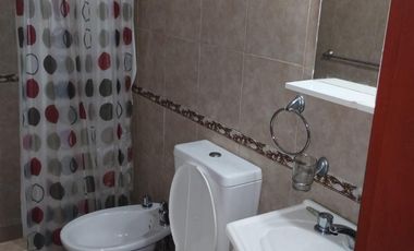 PH en alquiler de 2 ambientes en planta baja- Quilmes