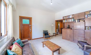 Venta - Casa 7 ambientes - Parque - Chauvin