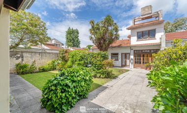 Venta - Casa 7 ambientes - Parque - Chauvin