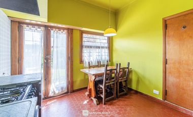 Venta - Casa 7 ambientes - Parque - Chauvin