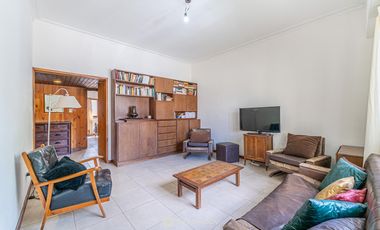 Venta - Casa 7 ambientes - Parque - Chauvin
