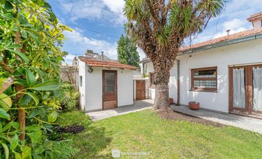 Venta - Casa 7 ambientes - Parque - Chauvin