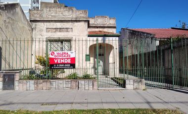 Casa en venta con lote de 8,66 x 42,86 - Wilde